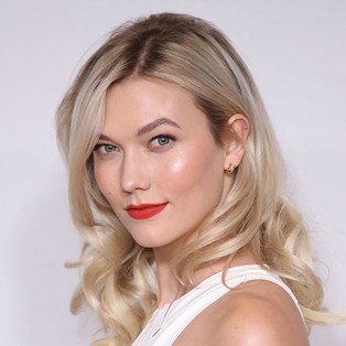 Karlie Kloss highlighter