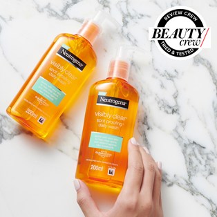 Neutrogena Visibly Clear Spot Proofing Daily Wash Reviews