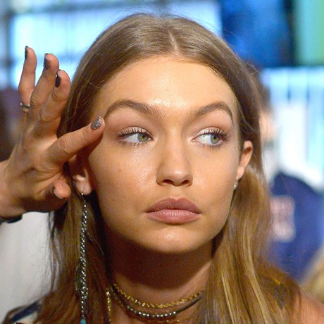 Gigi Hadid Eyebrows makeup